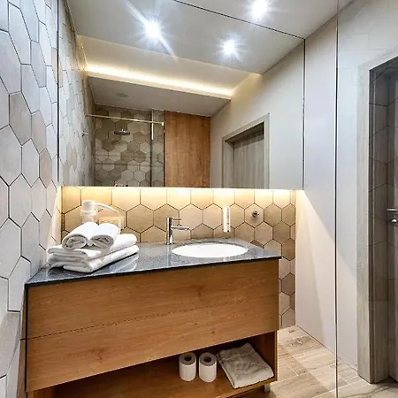 Citi Hotel's 3* Λοτζ