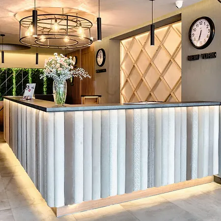 Ξενοδοχείο με διαμερίσματα Citi Hotel's Λοτζ